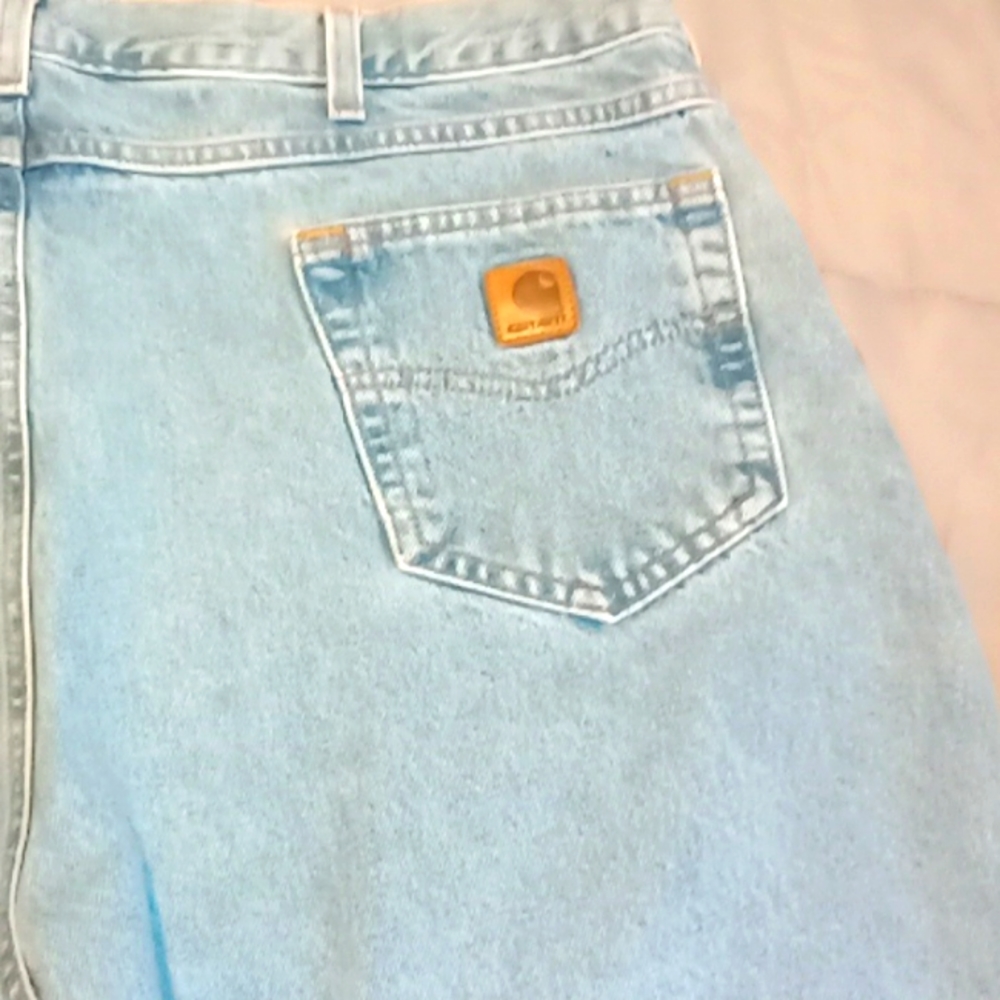 Relax fit jeans 👖 by Carhartt no holes or rips on the jeans 👖 or  burns